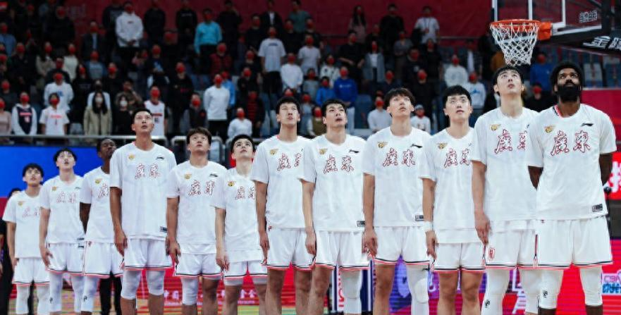 官方平台-广东今夏离队首人！23岁，天赋出众，已失杜锋信任！望走徐昕路线